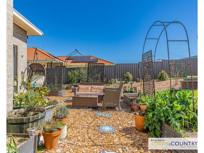 13 Willow Way, Armidale NSW 2350