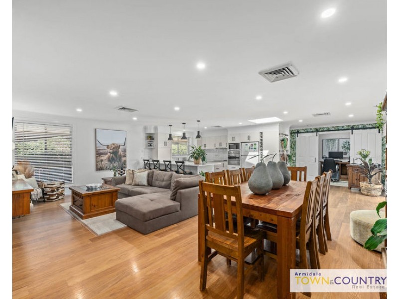 8 Braebank Avenue, Armidale NSW 2350