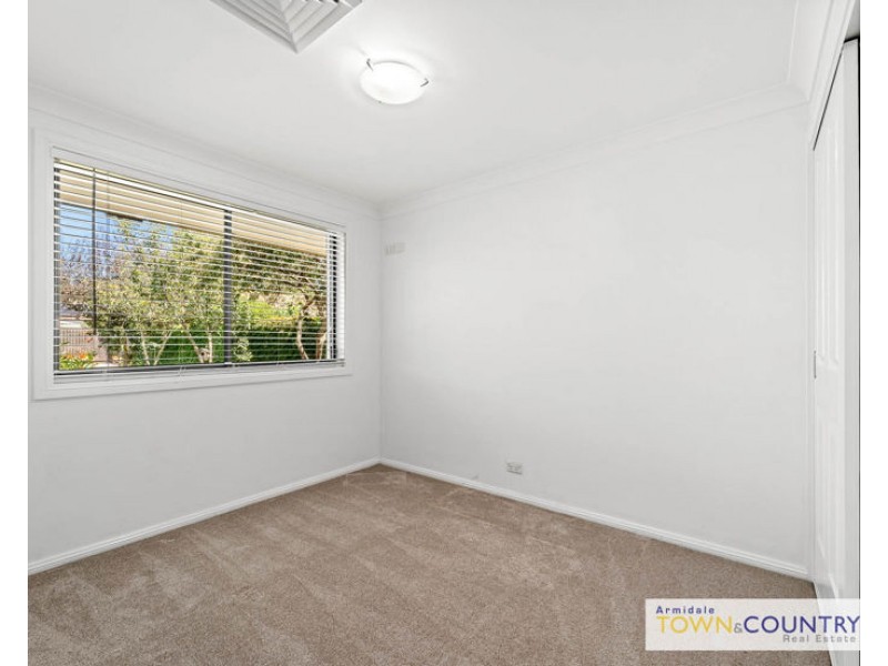 8 Braebank Avenue, Armidale NSW 2350