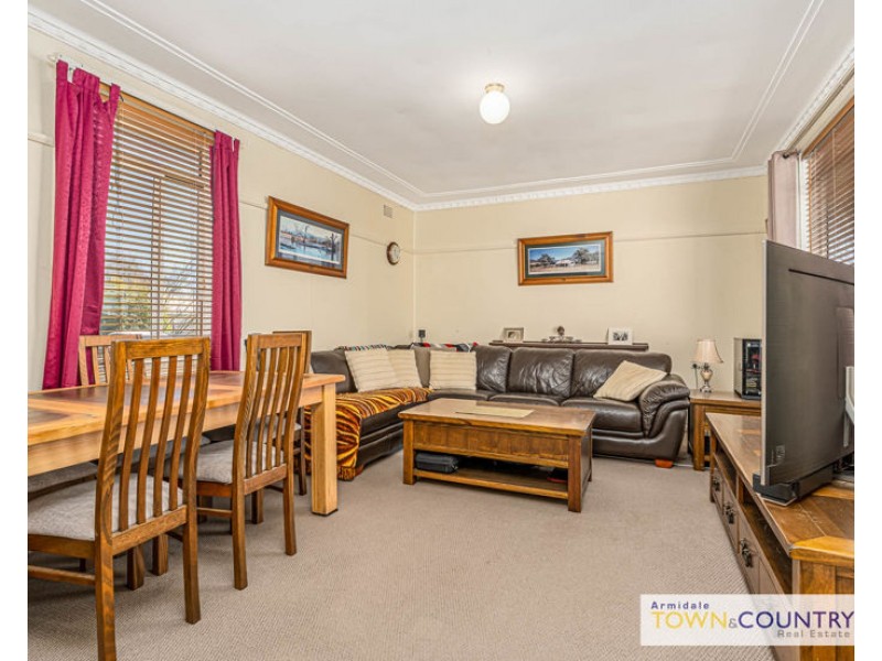 166 Canambe Street, Armidale NSW 2350