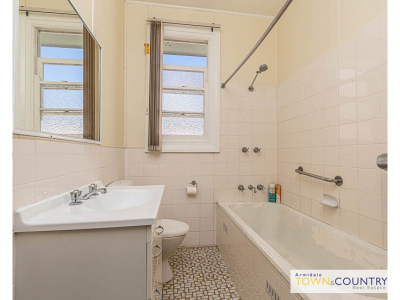 166 Canambe Street, Armidale NSW 2350