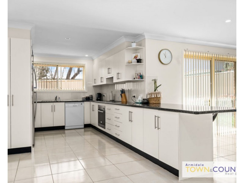 5a Mayfield Avenue, Armidale NSW 2350