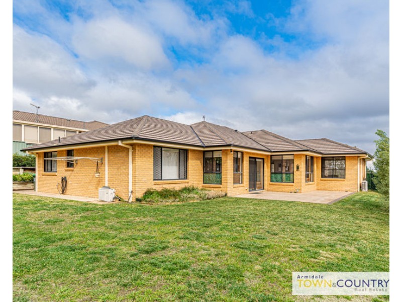 25 Norris Drive, Armidale NSW 2350