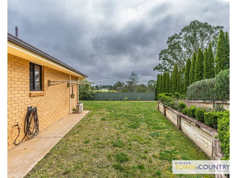 25 Norris Drive, Armidale NSW 2350