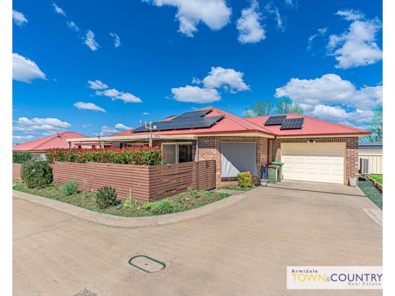 12 Hardinge Street, Guyra NSW 2365