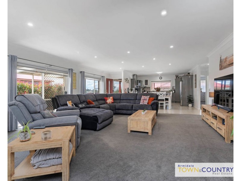 12 Hardinge Street, Guyra NSW 2365