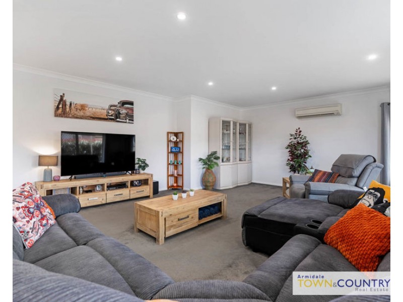 12 Hardinge Street, Guyra NSW 2365