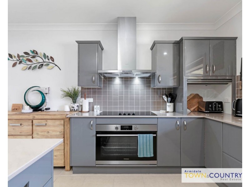 12 Hardinge Street, Guyra NSW 2365