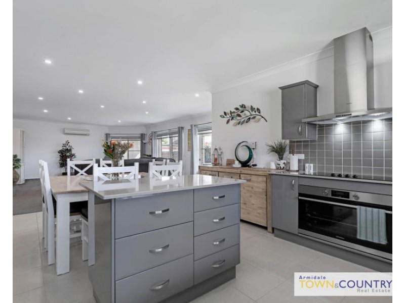 12 Hardinge Street, Guyra NSW 2365