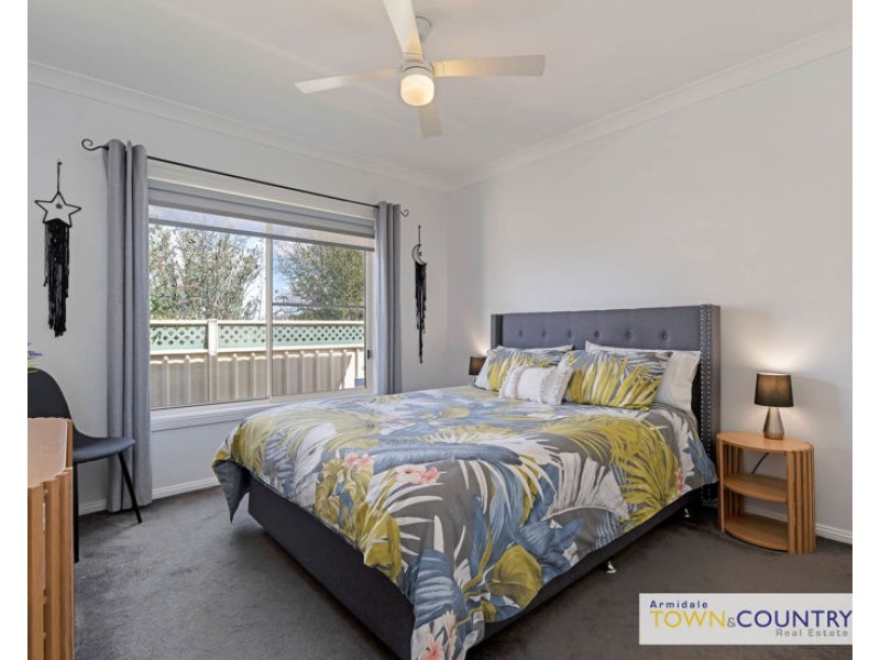 12 Hardinge Street, Guyra NSW 2365