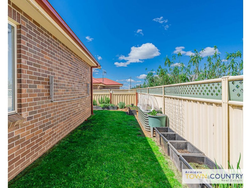 12 Hardinge Street, Guyra NSW 2365
