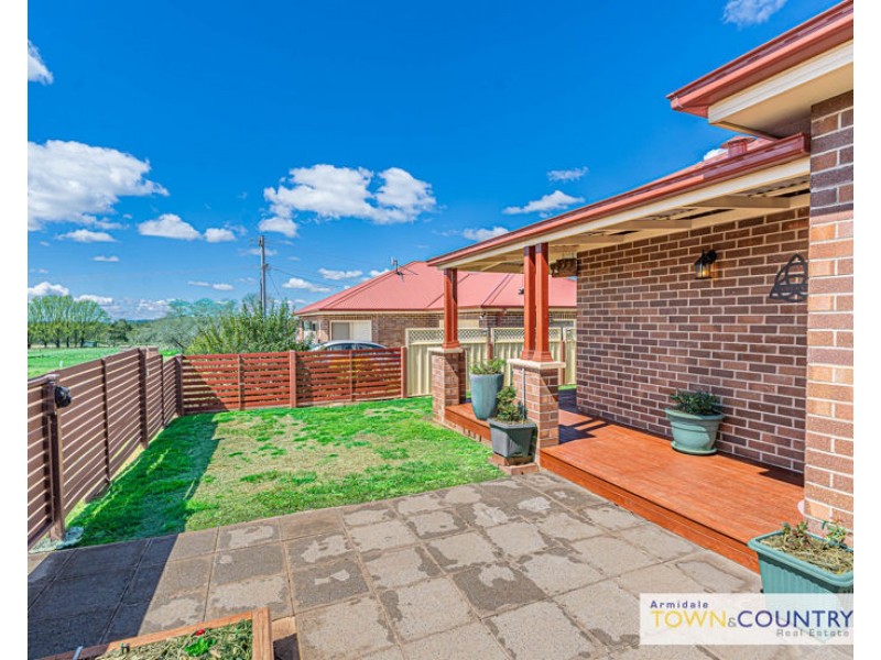 12 Hardinge Street, Guyra NSW 2365