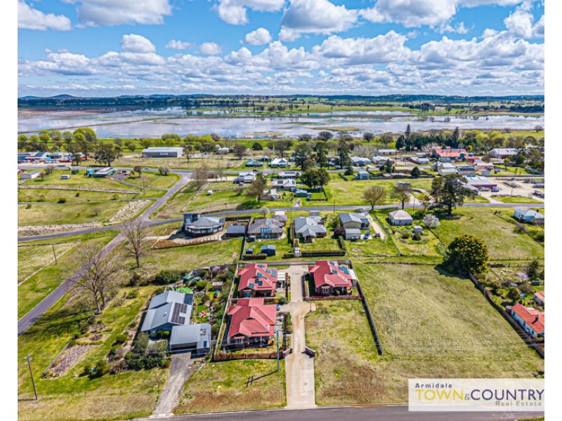 12 Hardinge Street, Guyra NSW 2365