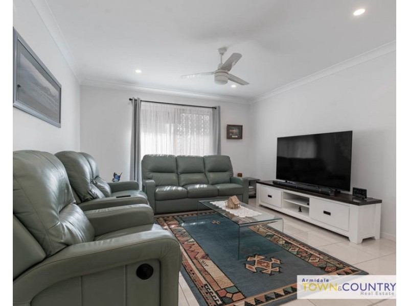 16 Claret Ash Drive, Guyra NSW 2365