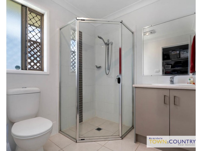 16 Claret Ash Drive, Guyra NSW 2365