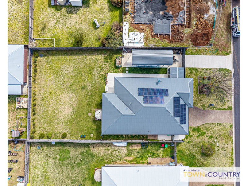 16 Claret Ash Drive, Guyra NSW 2365