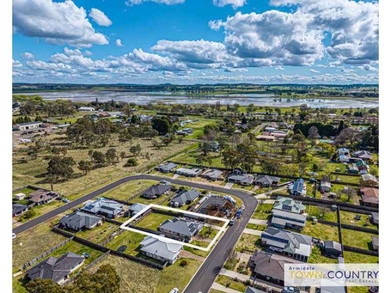 16 Claret Ash Drive, Guyra NSW 2365