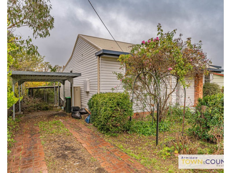 6 Elizabeth Street, Armidale NSW 2350