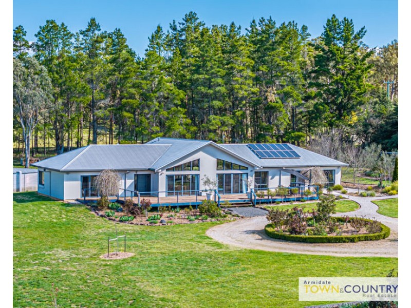 33 Yellowbox Drive, Armidale NSW 2350