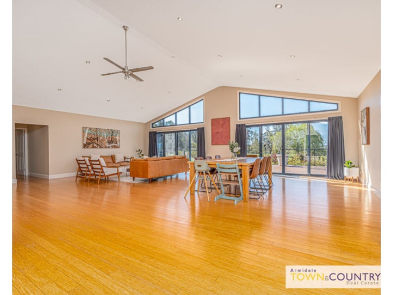 33 Yellowbox Drive, Armidale NSW 2350
