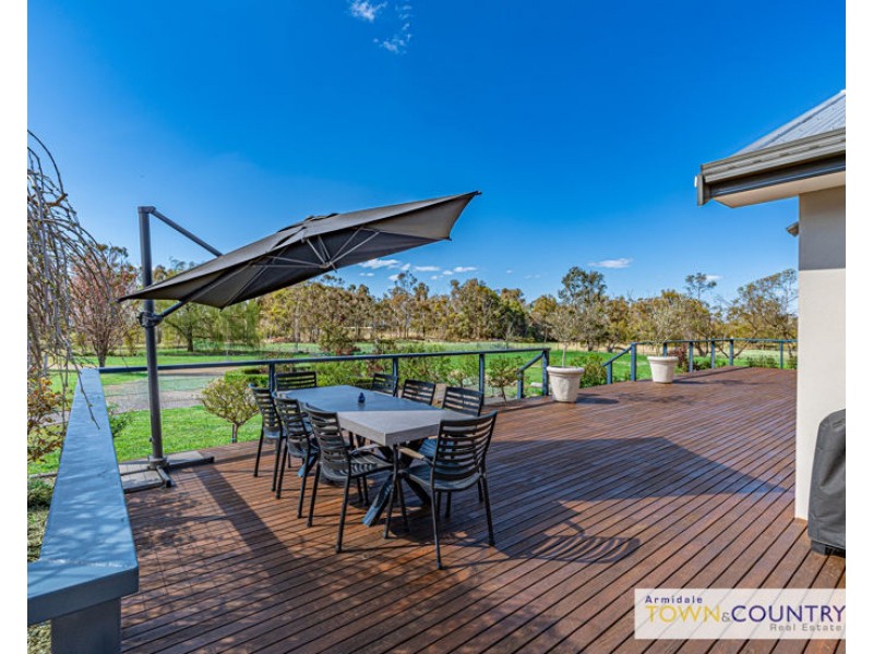 33 Yellowbox Drive, Armidale NSW 2350