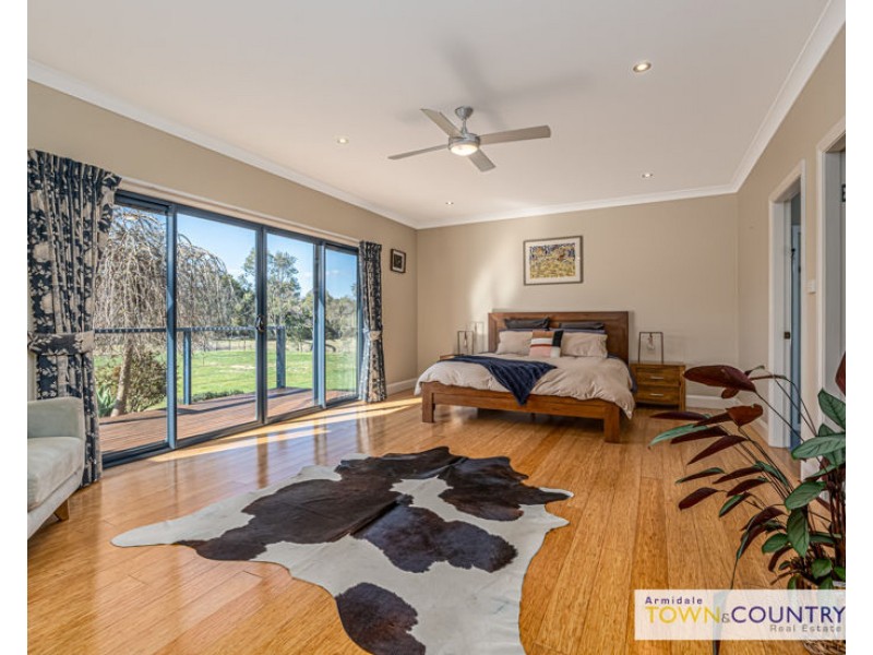33 Yellowbox Drive, Armidale NSW 2350