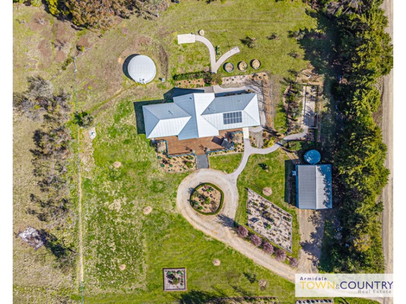 33 Yellowbox Drive, Armidale NSW 2350