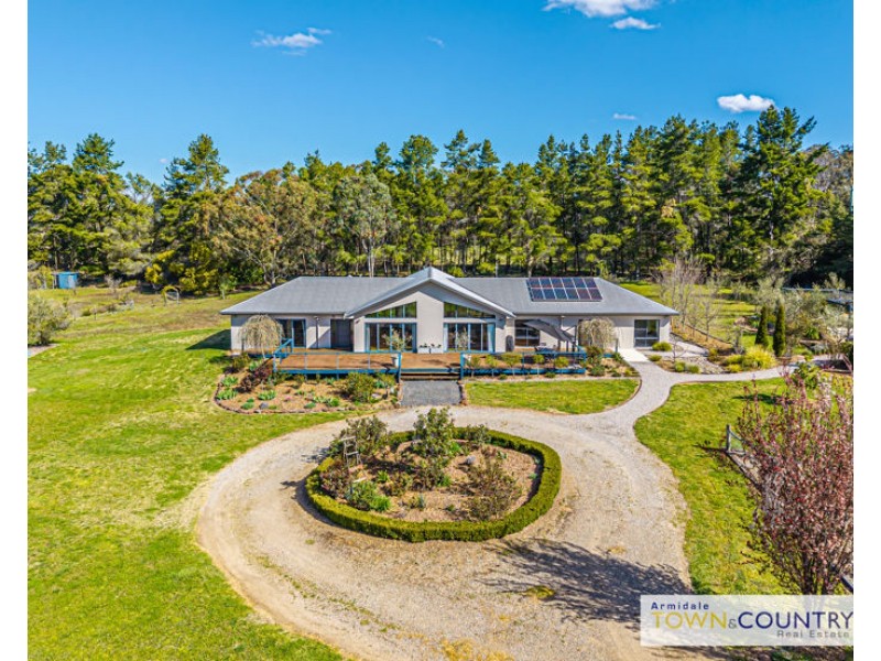 33 Yellowbox Drive, Armidale NSW 2350