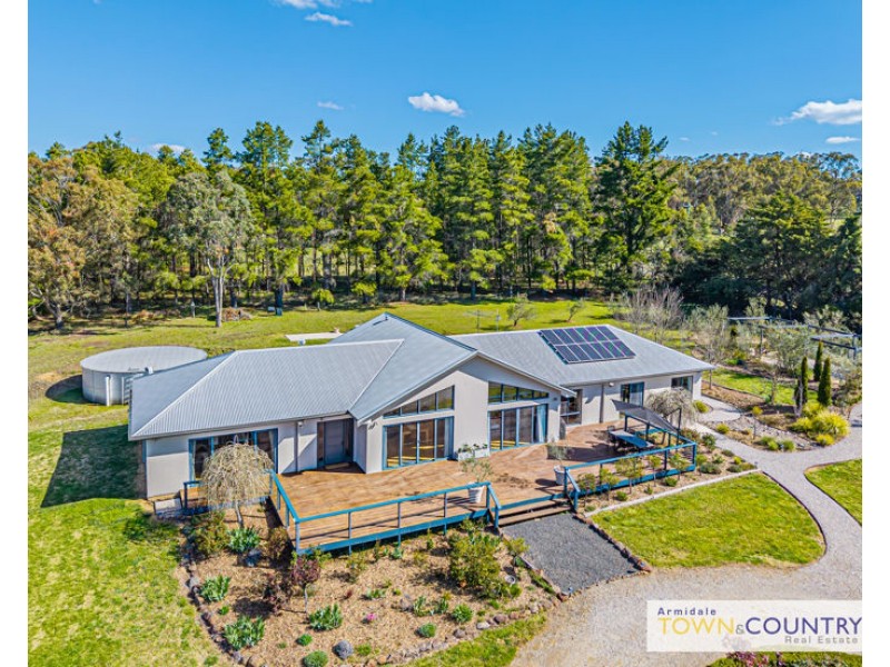 33 Yellowbox Drive, Armidale NSW 2350
