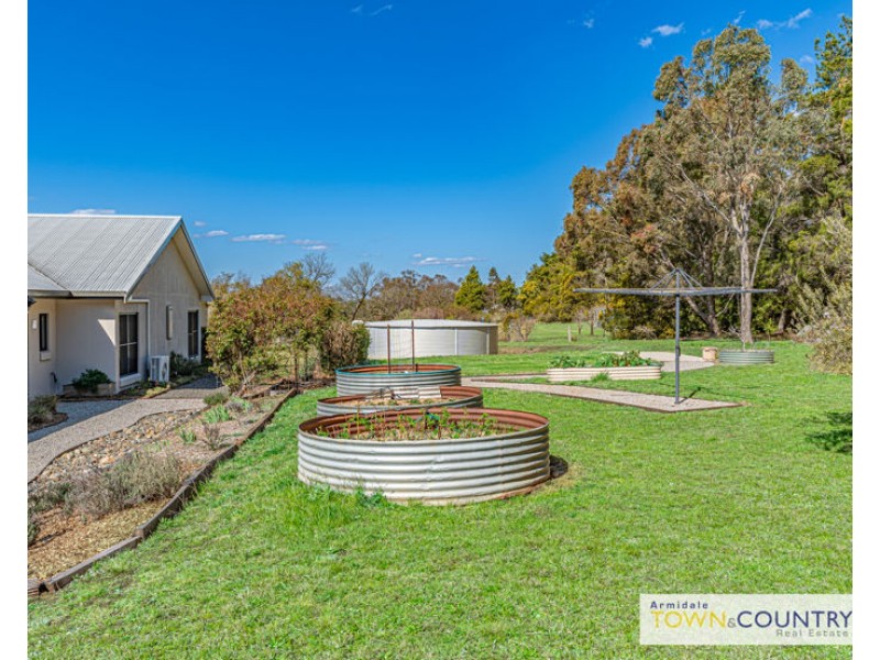 33 Yellowbox Drive, Armidale NSW 2350