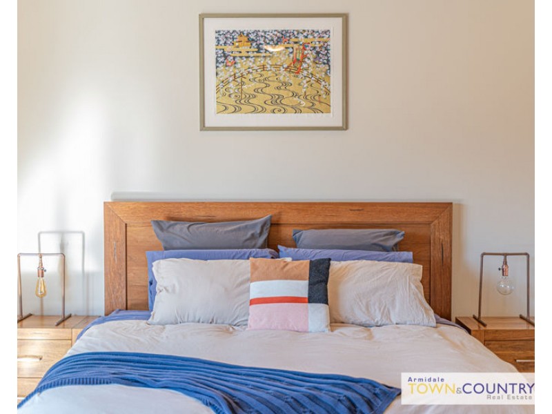 33 Yellowbox Drive, Armidale NSW 2350