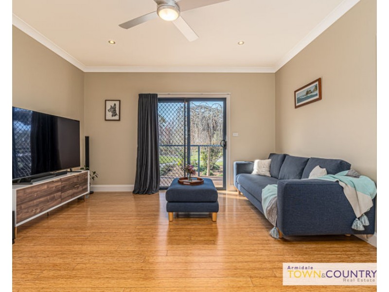 33 Yellowbox Drive, Armidale NSW 2350