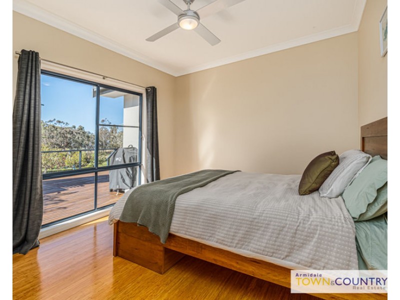 33 Yellowbox Drive, Armidale NSW 2350