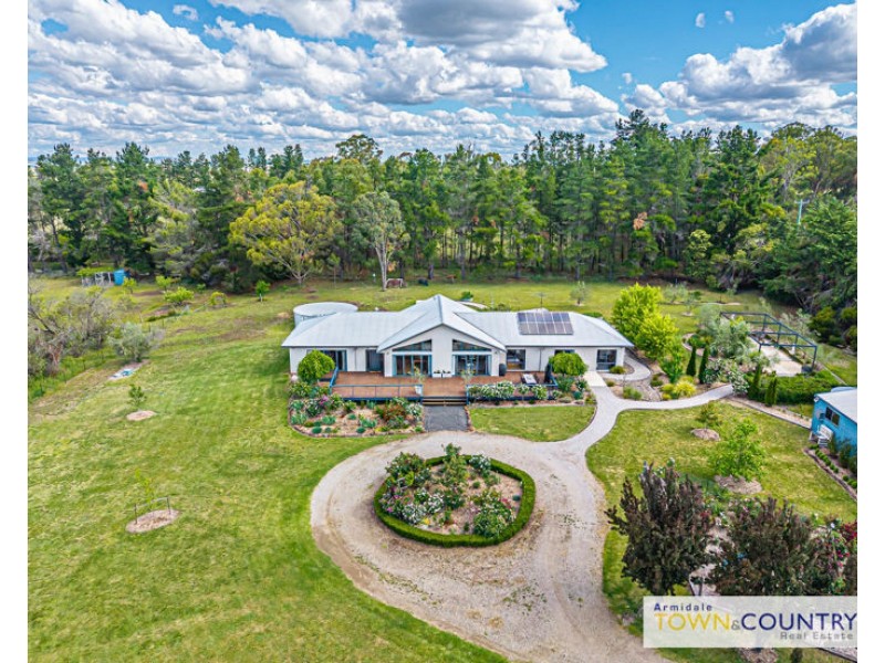 33 Yellowbox Drive, Armidale NSW 2350