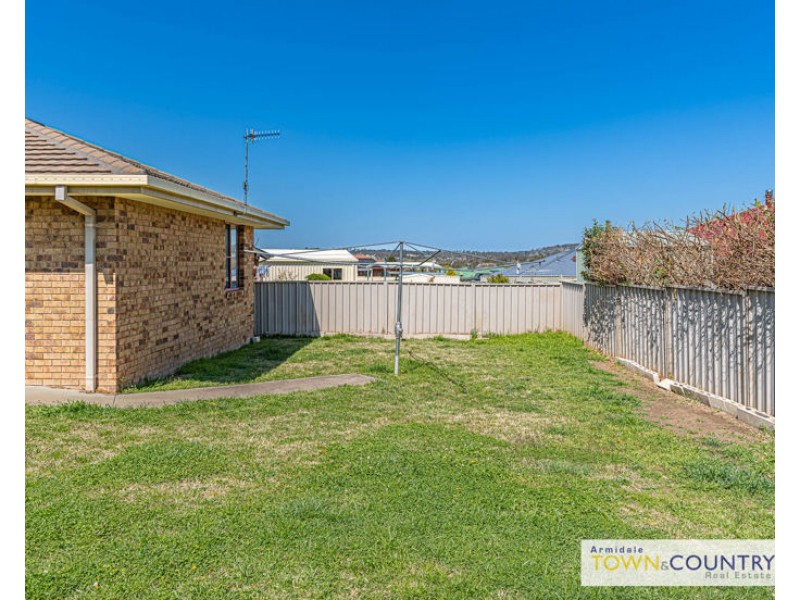 94 Fittler Close, Armidale NSW 2350