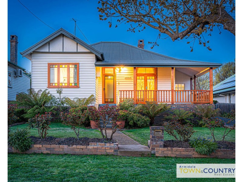 111 Kirkwood Street, Armidale NSW 2350