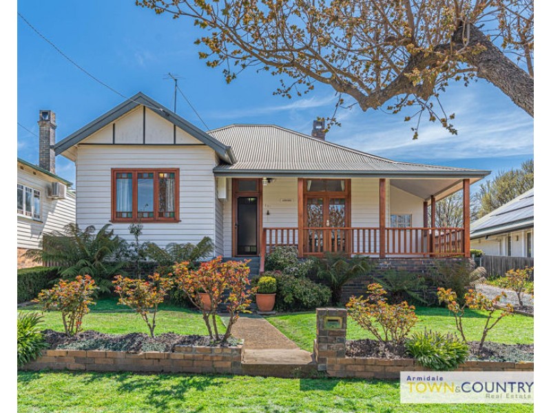 111 Kirkwood Street, Armidale NSW 2350