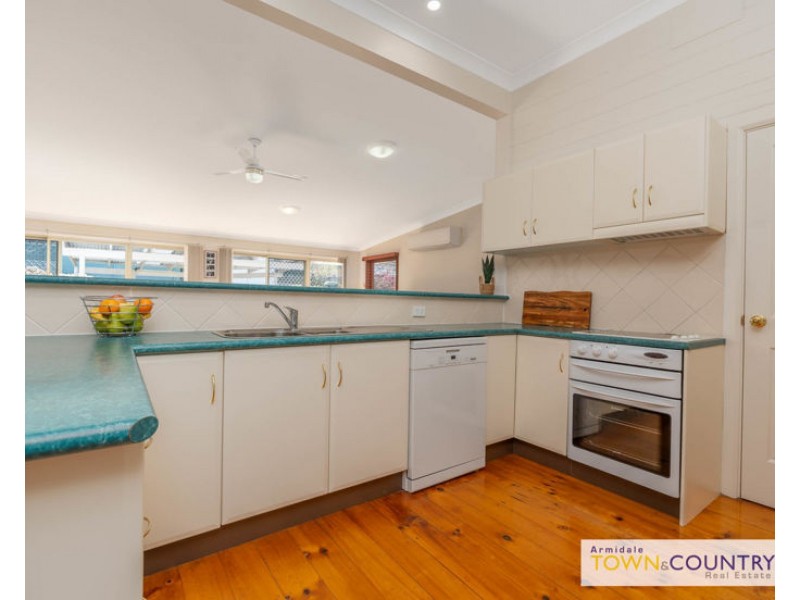 111 Kirkwood Street, Armidale NSW 2350