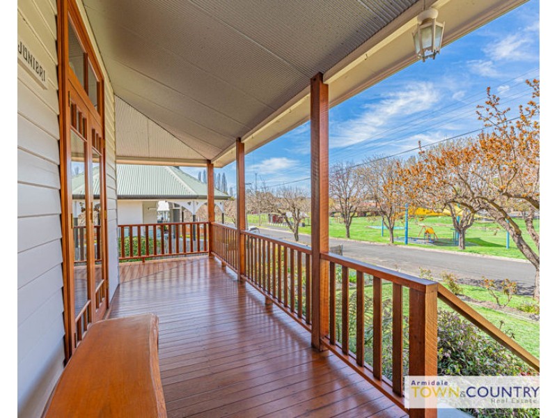 111 Kirkwood Street, Armidale NSW 2350