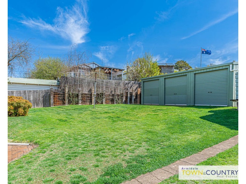 111 Kirkwood Street, Armidale NSW 2350