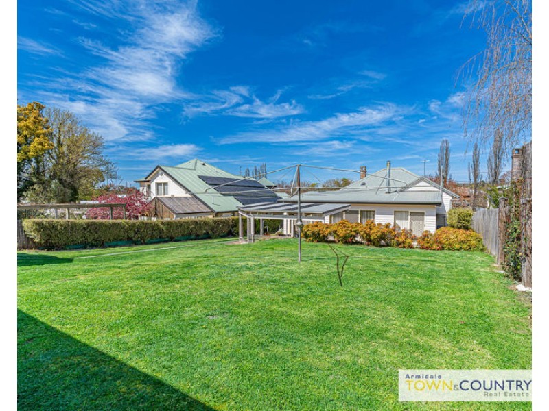 111 Kirkwood Street, Armidale NSW 2350