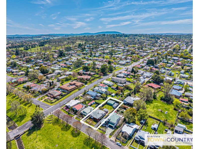 111 Kirkwood Street, Armidale NSW 2350