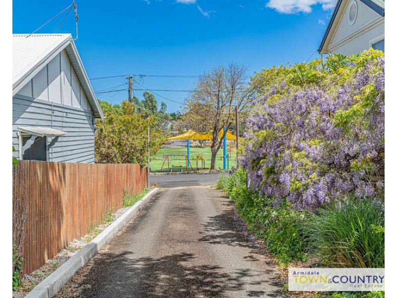 107B Kirkwood Street, Armidale NSW 2350