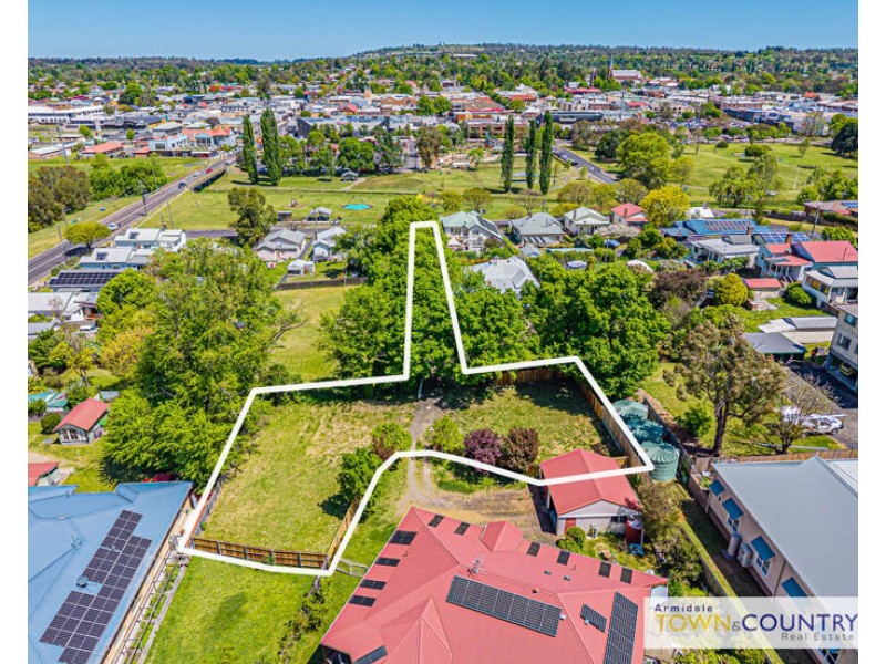 107B Kirkwood Street, Armidale NSW 2350
