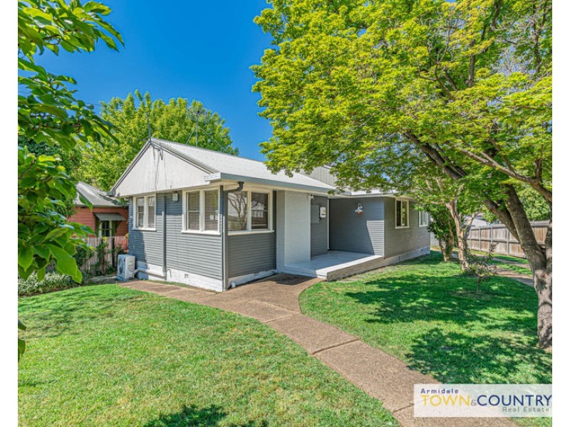 82A Erskine Street, Armidale NSW 2350