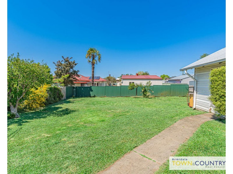 82A Erskine Street, Armidale NSW 2350