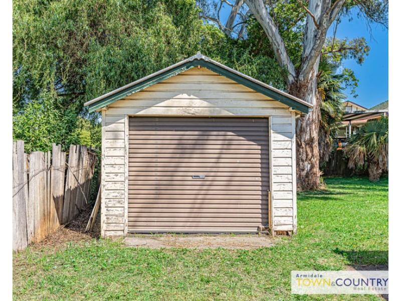 64 Taylor Street, Armidale NSW 2350