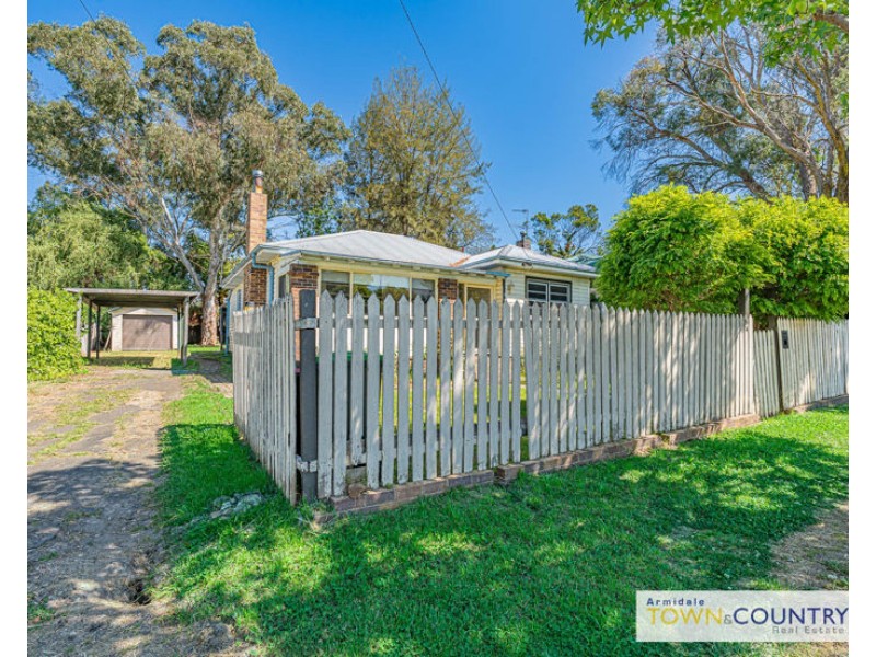 64 Taylor Street, Armidale NSW 2350