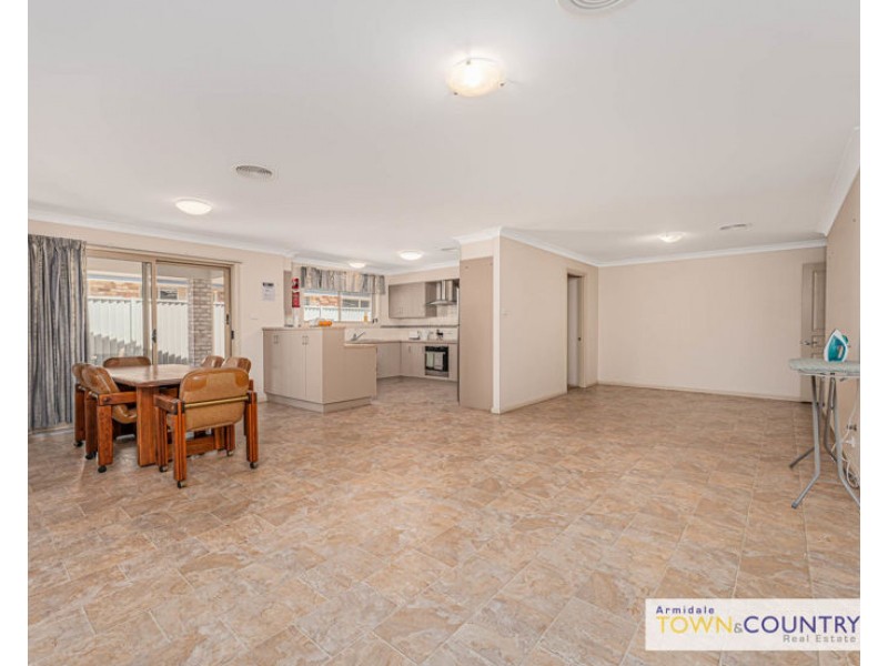 8 Rusden Court, Armidale NSW 2350