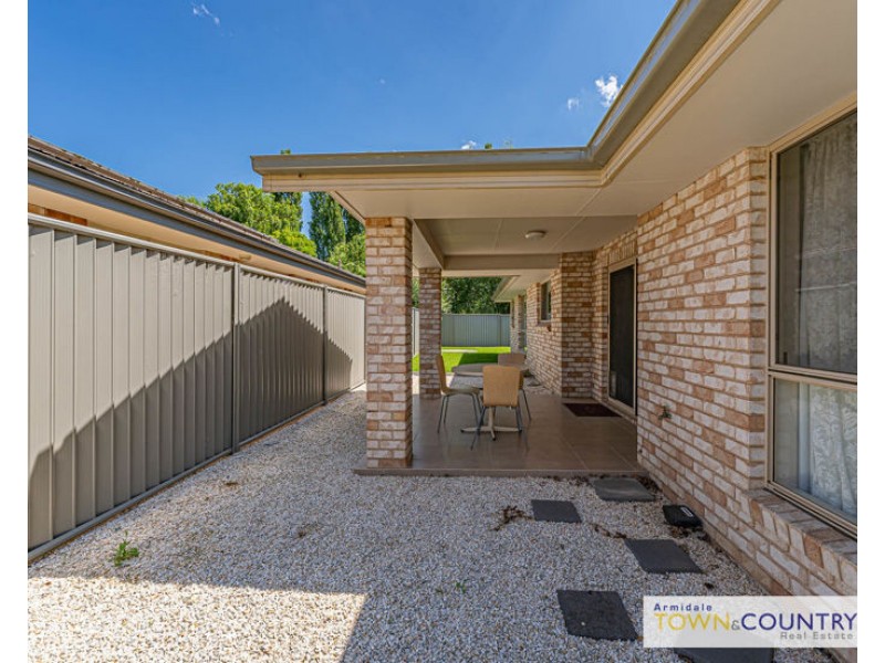 8 Rusden Court, Armidale NSW 2350